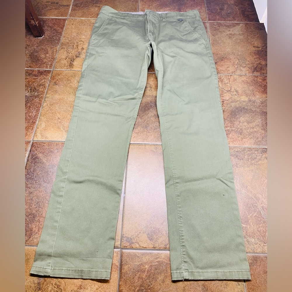 Eleven Paris Green Chinos Versatile Straight-Leg Pants